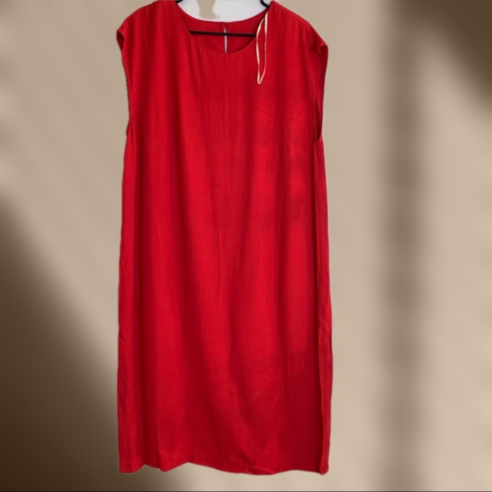 Red Sleeveless Sheath Dress